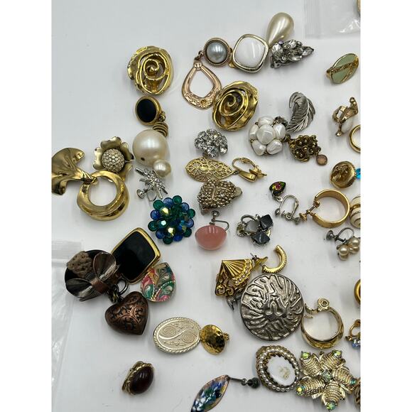 One and half Pound Single Clip Rhinestone Pearl clip Craft Pendant Earring Lot - Picture 6 of 9